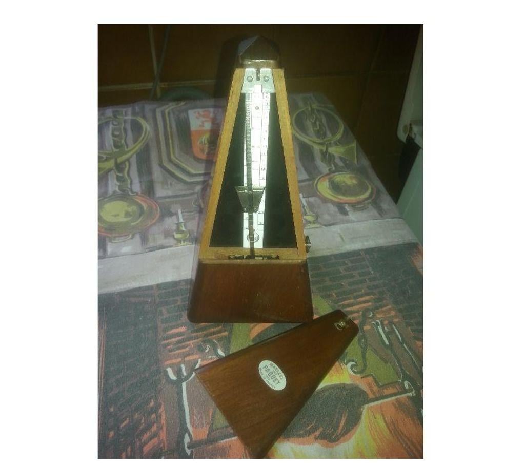 Instruments de musique Seine-et-Marne Montceaux les Provins - 77151 - Photos Vivastreet Métronome Maezel Baquet