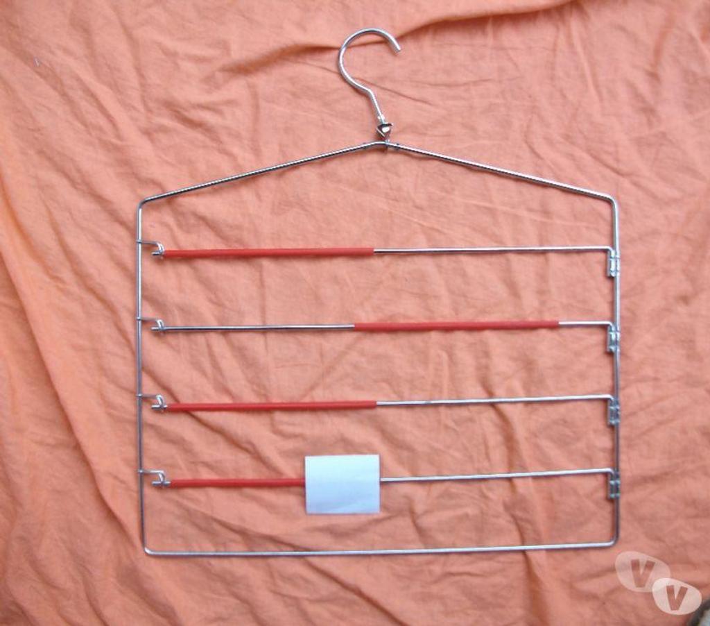 Accessoires - Bagagerie Bas-Rhin Bouxwiller - 67330 - Photos Vivastreet HOUSSES D'HABITS & CINTRES GAIN DE PLACE