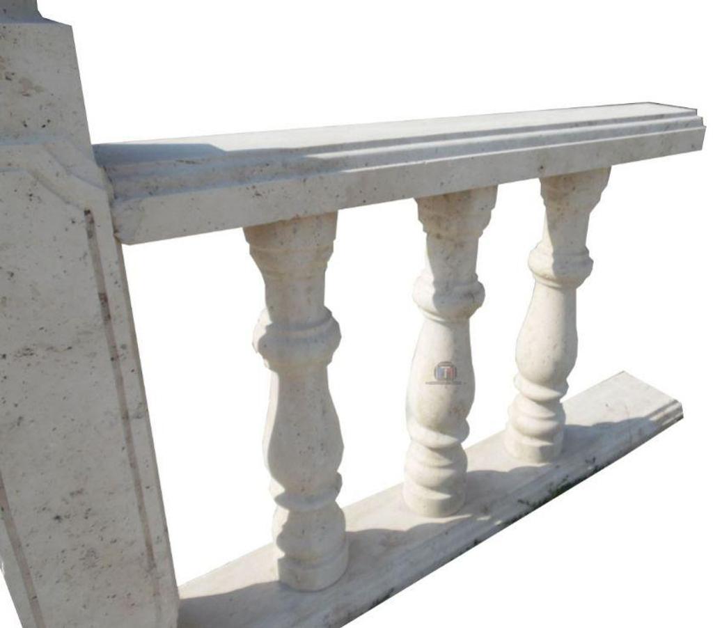  Var Forcalqueiret - 83136 - Photos Vivastreet Travertin Classique Beige Balustres Diamètre 12 cm