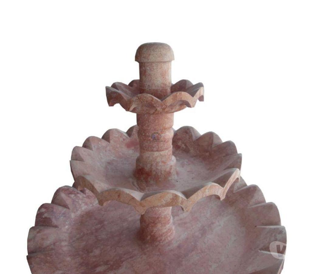  Var Forcalqueiret - 83136 - Photos Vivastreet Travertin Rose Rouge Fontaine Rond