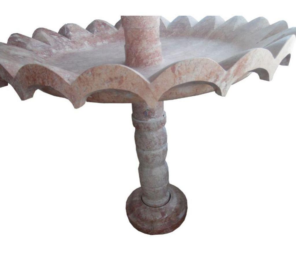  Var Forcalqueiret - 83136 - Photos Vivastreet Travertin Rose Rouge Fontaine Rond