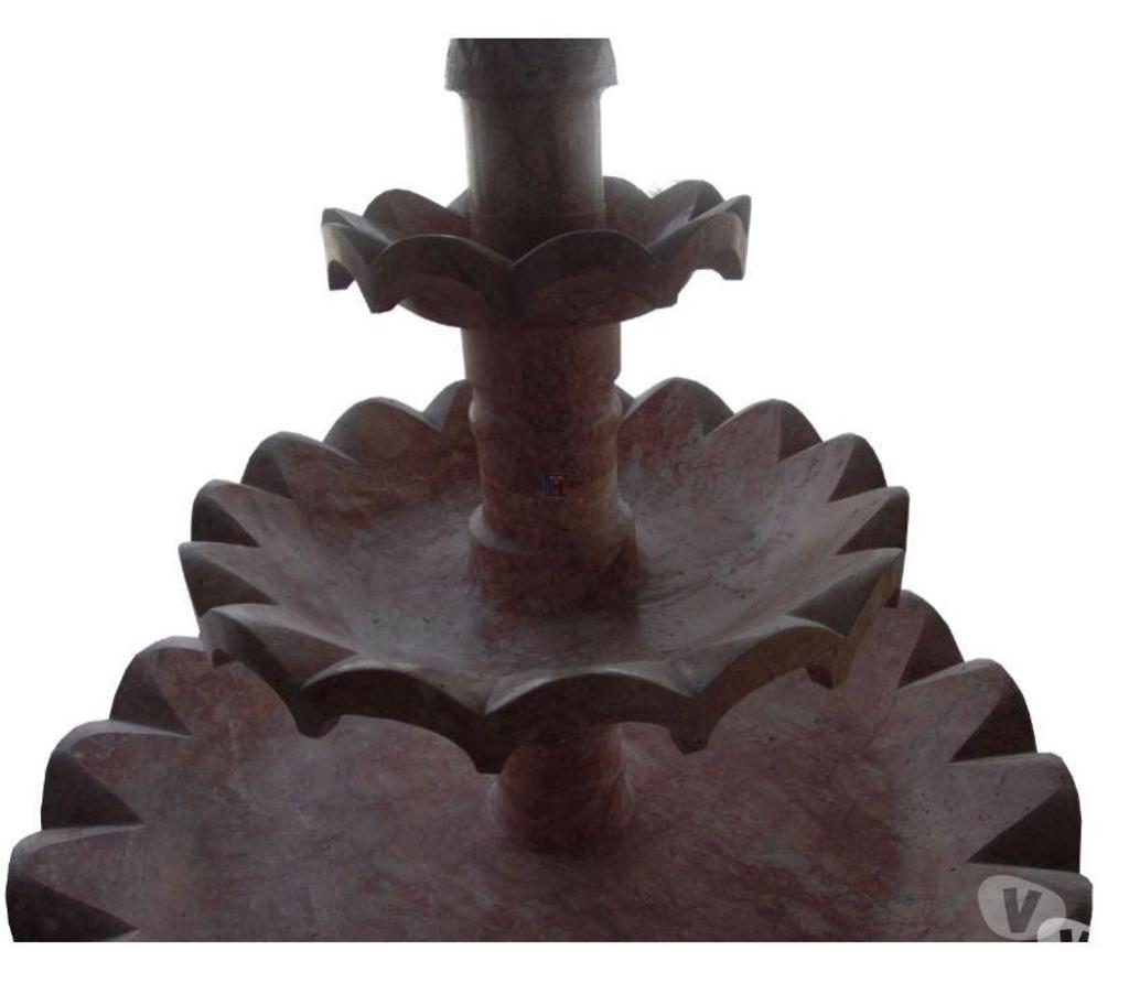  Var Forcalqueiret - 83136 - Photos Vivastreet Travertin Rose Rouge Fontaine Rond