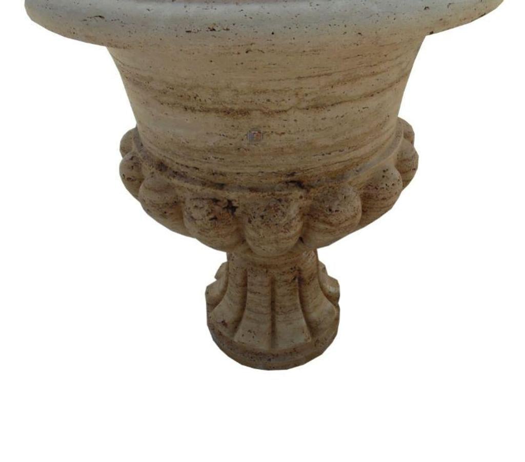 Décoration - art Var Forcalqueiret - 83136 - Photos Vivastreet Travertin Classique Beige pot à fleurs 45x45cm