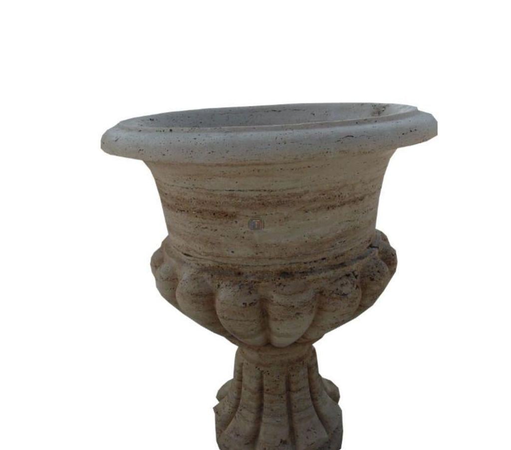 Décoration - art Var Forcalqueiret - 83136 - Photos Vivastreet Travertin Classique Beige pot à fleurs 45x45cm