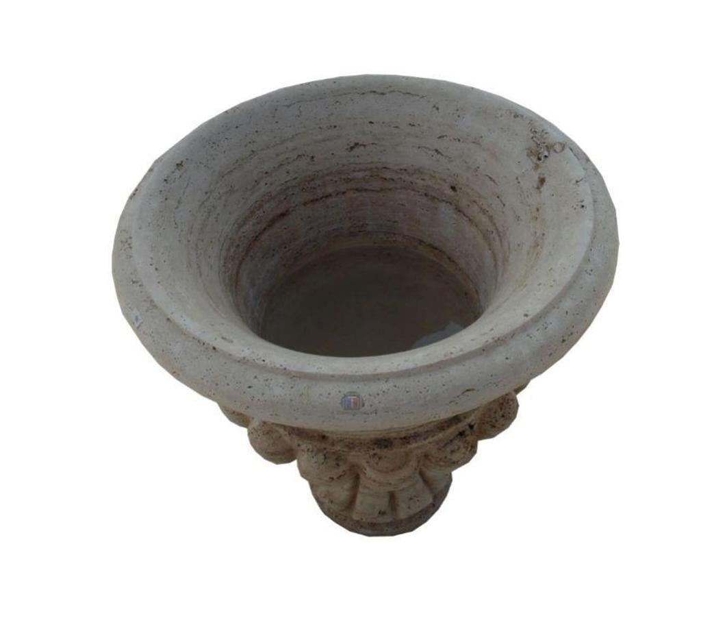 Décoration - art Var Forcalqueiret - 83136 - Photos Vivastreet Travertin Classique Beige pot à fleurs 45x45cm