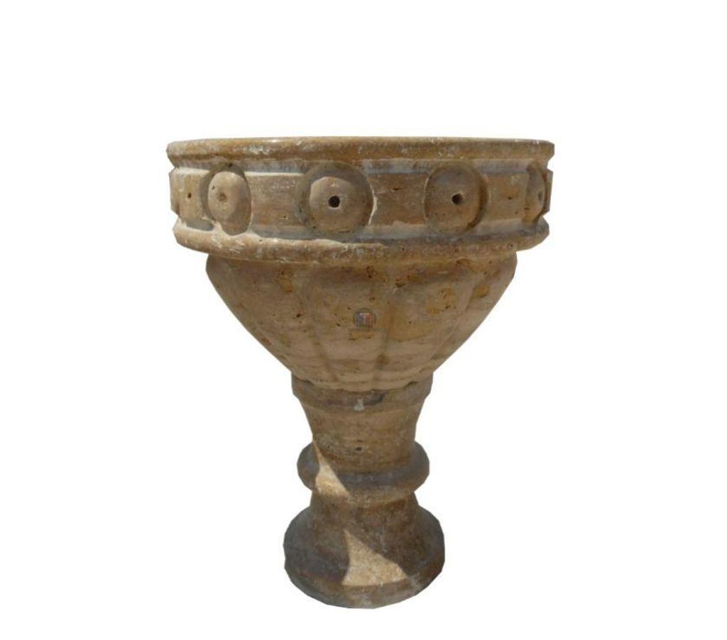  Var Forcalqueiret - 83136 - Photos Vivastreet Travertin Classique Beige pot à fleurs 50x50cm