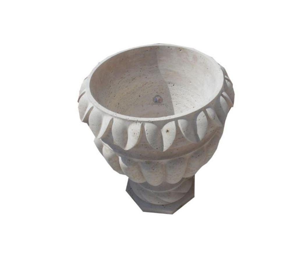 Décoration - art Var Forcalqueiret - 83136 - Photos Vivastreet Travertin Classique Beige pot à fleurs 50x50cm