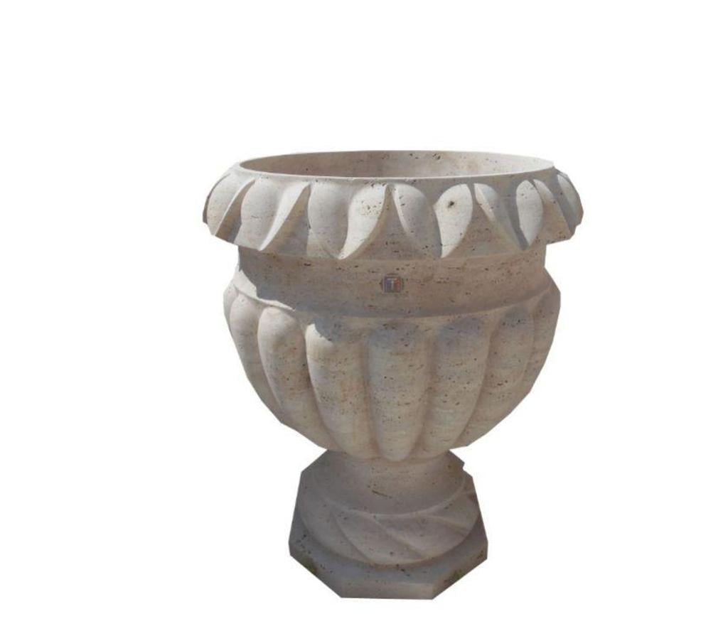 Décoration - art Var Forcalqueiret - 83136 - Photos Vivastreet Travertin Classique Beige pot à fleurs 50x50cm