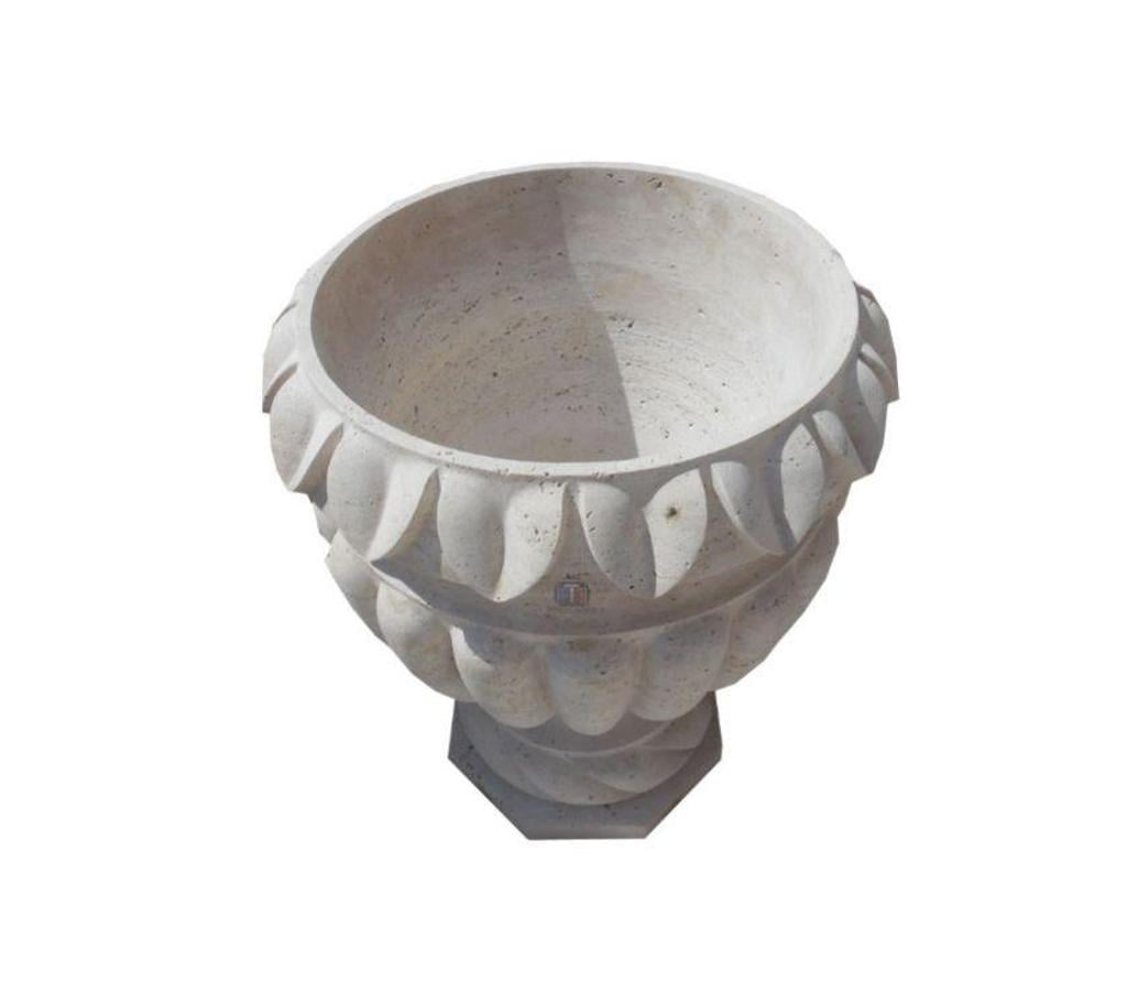 Décoration - art Var Forcalqueiret - 83136 - Photos Vivastreet Travertin Classique Beige pot à fleurs 50x50cm