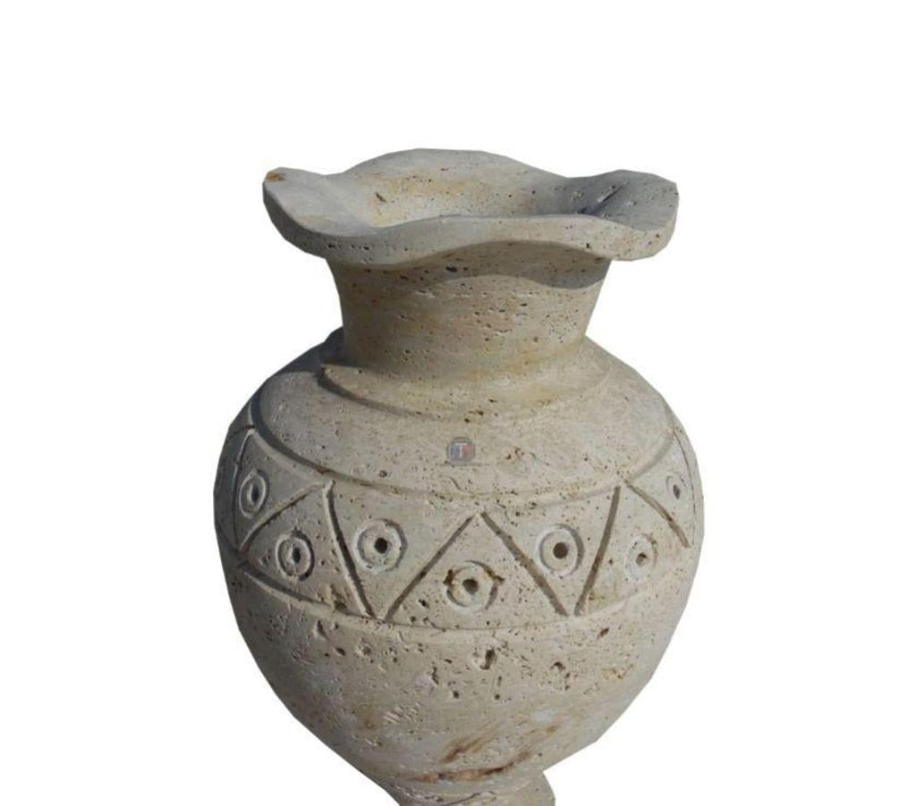 Décoration - art Var Forcalqueiret - 83136 - Photos Vivastreet Travertin Classique Beige pot à fleurs 50x50cm