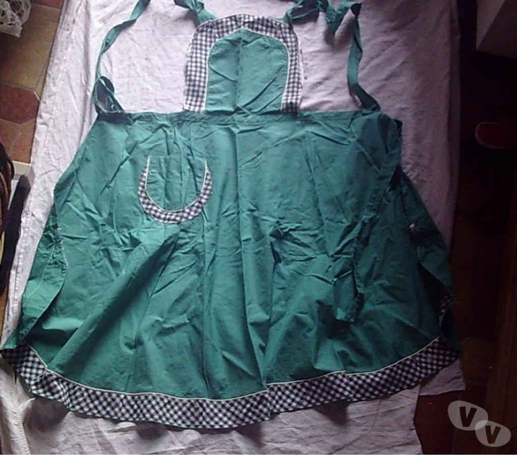 Vêtements occasion Bas-Rhin Bouxwiller - 67330 - Photos Vivastreet Tablier-Bavettes de Cuisine de 0,50 € à 7 €