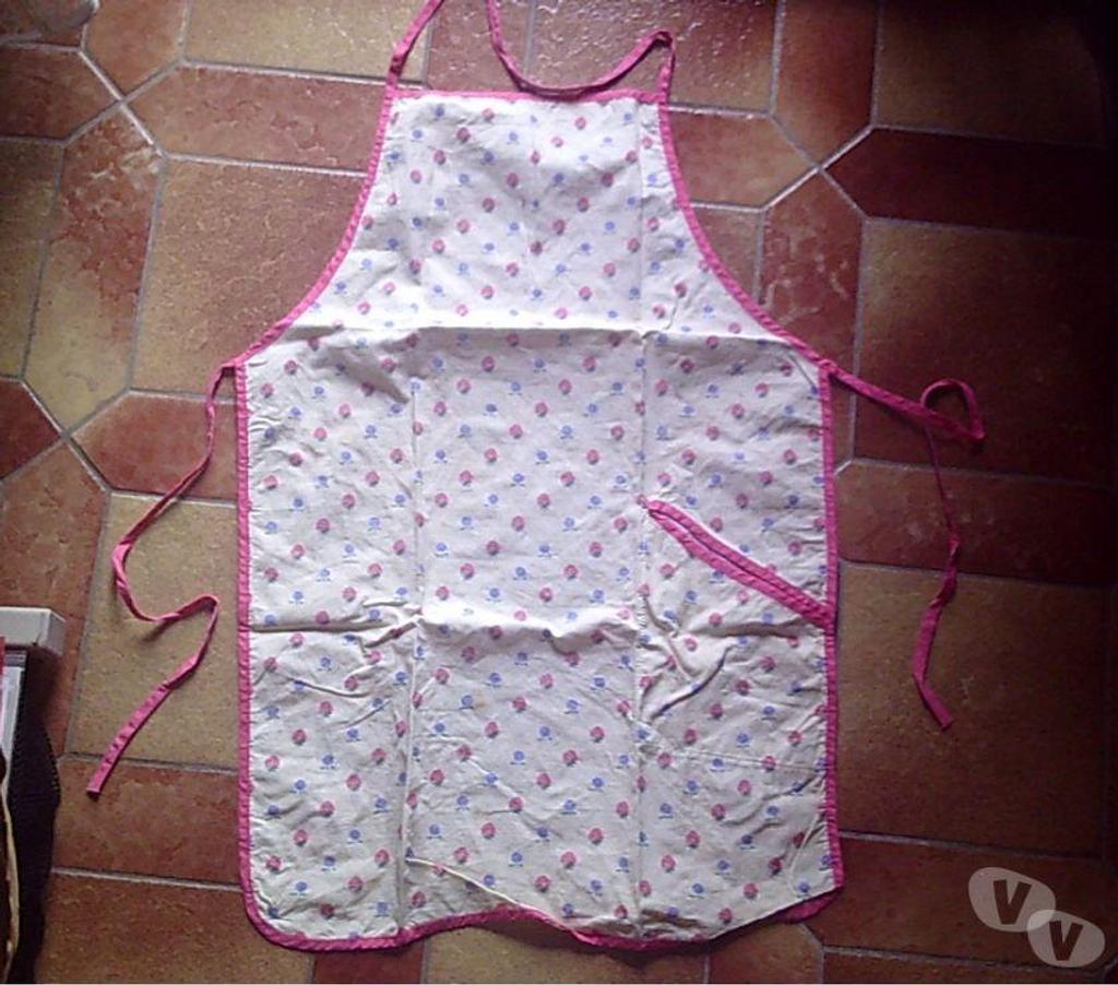 Vêtements occasion Bas-Rhin Bouxwiller - 67330 - Photos Vivastreet Tablier-Bavettes de Cuisine de 0,50 € à 7 €