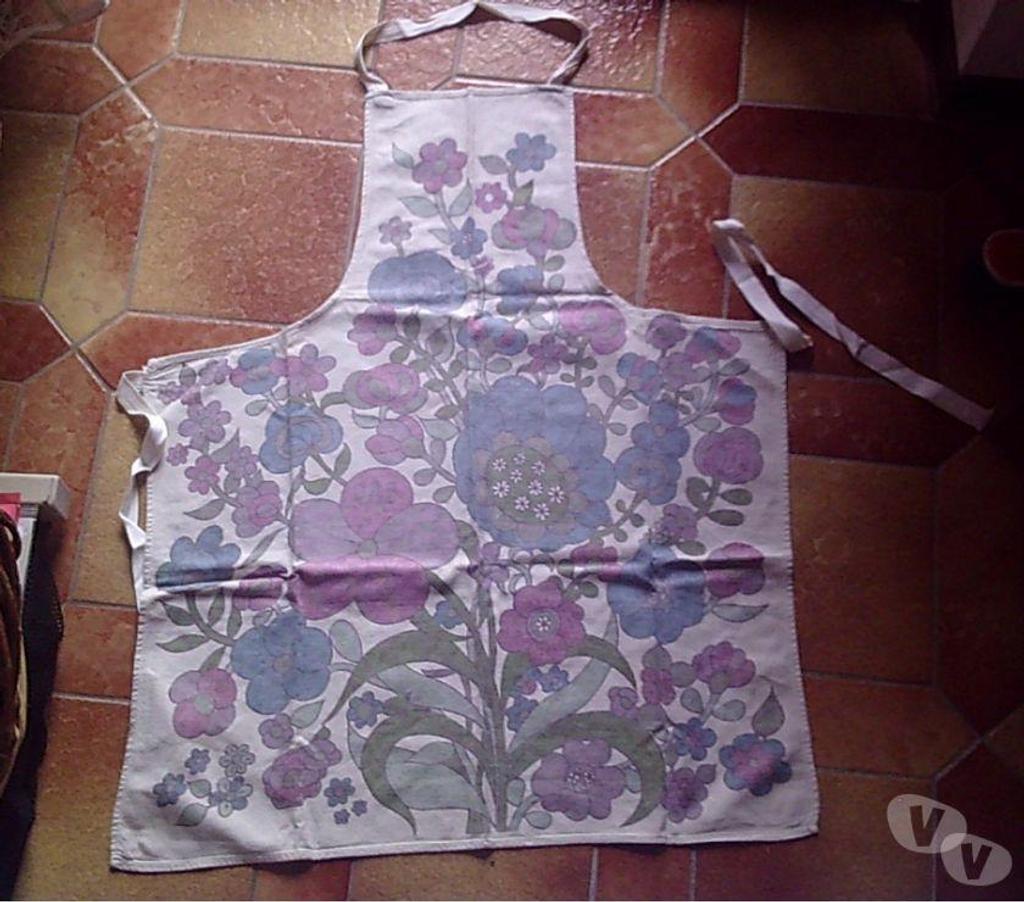 Vêtements occasion Bas-Rhin Bouxwiller - 67330 - Photos Vivastreet Tablier-Bavettes de Cuisine de 0,50 € à 7 €