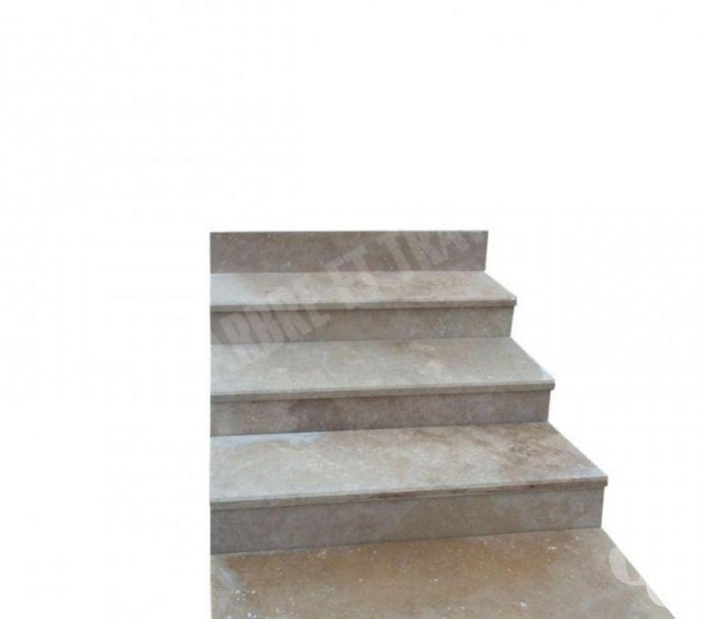  Var Forcalqueiret - 83136 - Photos Vivastreet Travertin Classique Beige Clair Marche Escalier