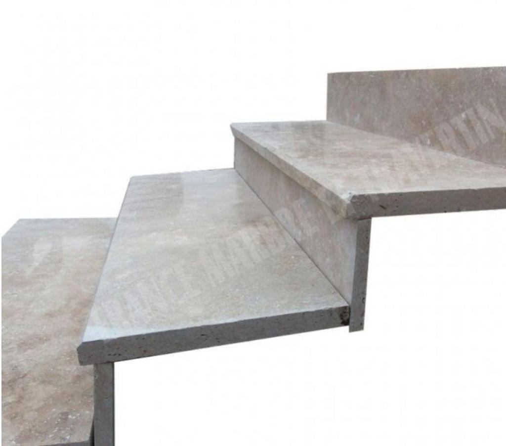  Var Forcalqueiret - 83136 - Photos Vivastreet Travertin Classique Beige Clair Marche Escalier