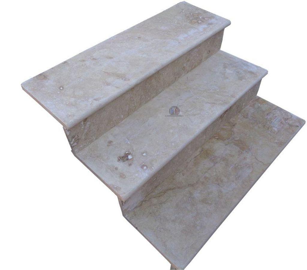  Var Forcalqueiret - 83136 - Photos Vivastreet Travertin Classique Beige Marche Escalier Bords Arrondis