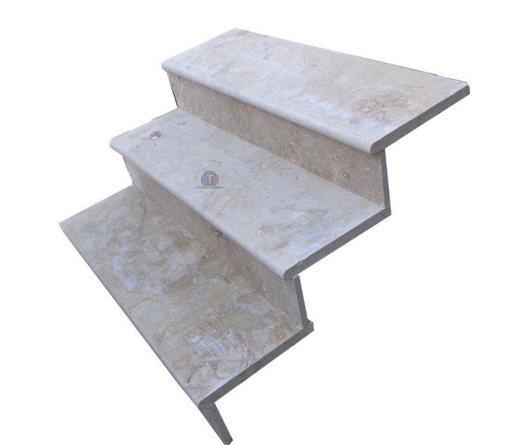  Var Forcalqueiret - 83136 - Photos Vivastreet Travertin Classique Beige Marche Escalier Bords Arrondis