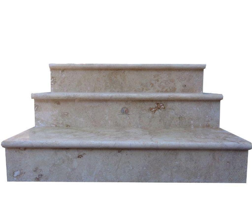  Var Forcalqueiret - 83136 - Photos Vivastreet Travertin Classique Beige Marche Escalier Bords Arrondis