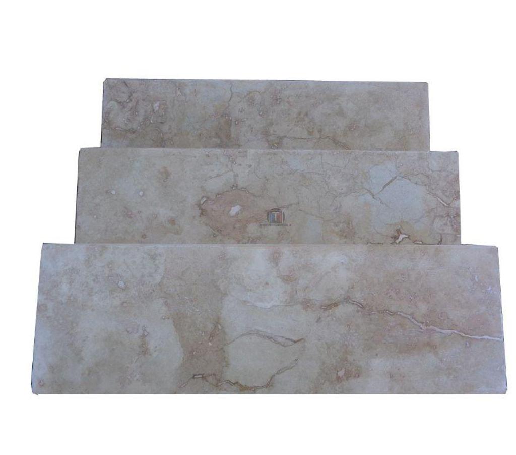  Var Forcalqueiret - 83136 - Photos Vivastreet Travertin Classique Beige Marche Escalier Bords Arrondis