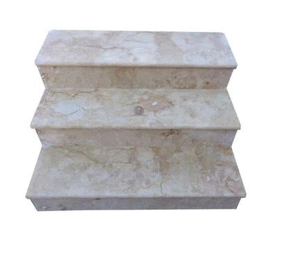 Bricolage - Jardin - Outillage Forcalqueiret Var - Photos Vivastreet Travertin Classique Beige Marche Escalier Bords Arrondis