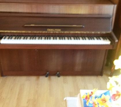 Instruments de musique Firminy Loire - Photos Vivastreet PIANO DROIT - UNE BONNE OCCASION A SAISIR -