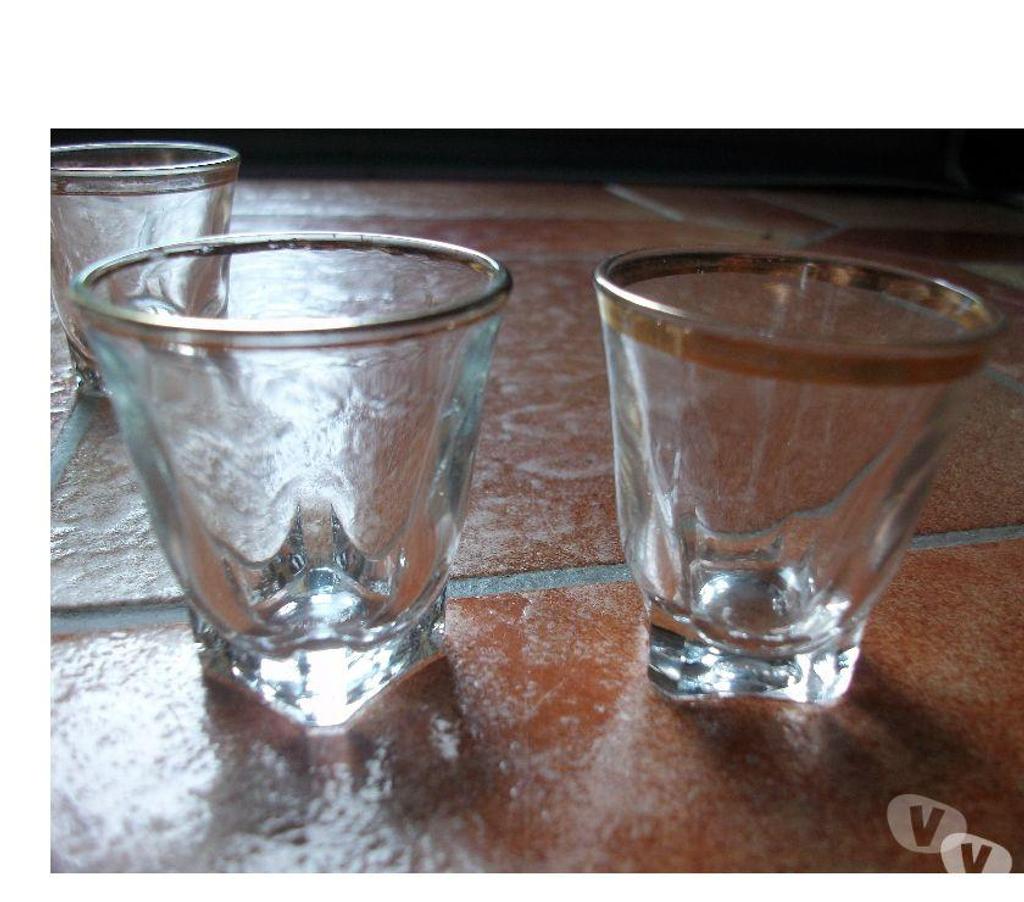 Ameublement & art de la table Bas-Rhin Bouxwiller - 67330 - Photos Vivastreet Verres et Services à Schnapps (Eau de Vie)