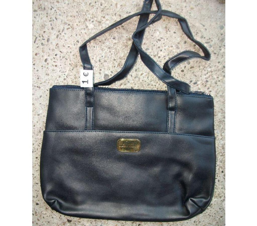 Accessoires - Bagagerie Bas-Rhin Bouxwiller - 67330 - Photos Vivastreet Divers SACS à MAINS à 1 € pièce