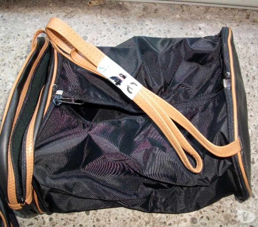Accessoires - Bagagerie Bas-Rhin Bouxwiller - 67330 - Photos Vivastreet Divers SACS à MAINS à 1 € pièce