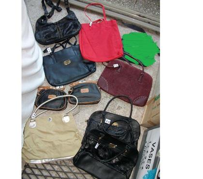 Accessoires - Bagagerie Bouxwiller Bas-Rhin - Photos Vivastreet Divers SACS à MAINS à 1 € pièce