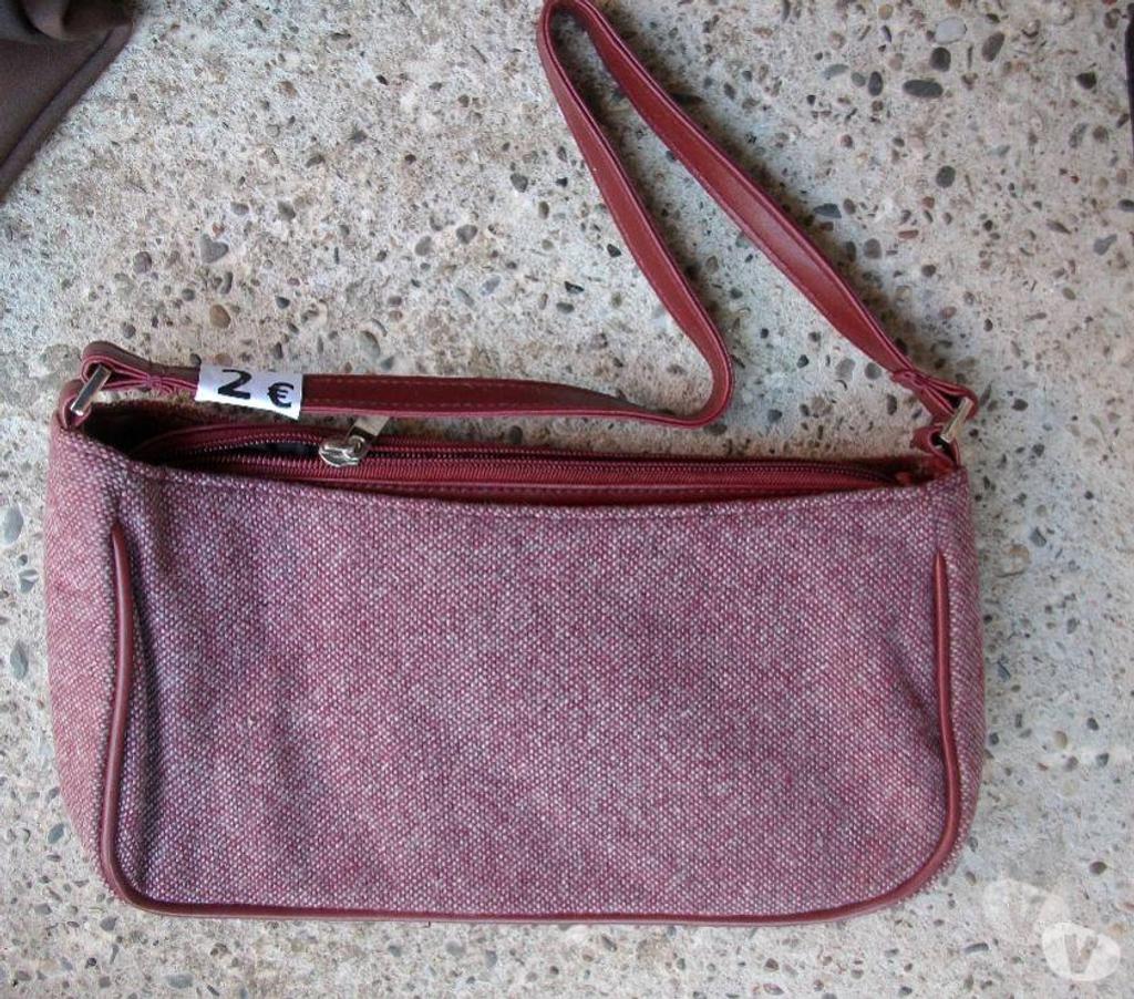Accessoires - Bagagerie Bas-Rhin Bouxwiller - 67330 - Photos Vivastreet Divers SACS à MAINS à 2 € pièce