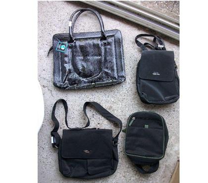 Accessoires & Bagagerie Bouxwiller Bas-Rhin - Photos Vivastreet Divers SACS à MAINS à 3 €-neufs