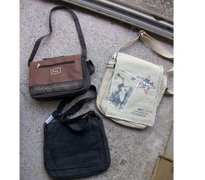 Accessoires - Bagagerie Bouxwiller Bas-Rhin - Photos Vivastreet Divers SACS à MAINS à 4 € neufs