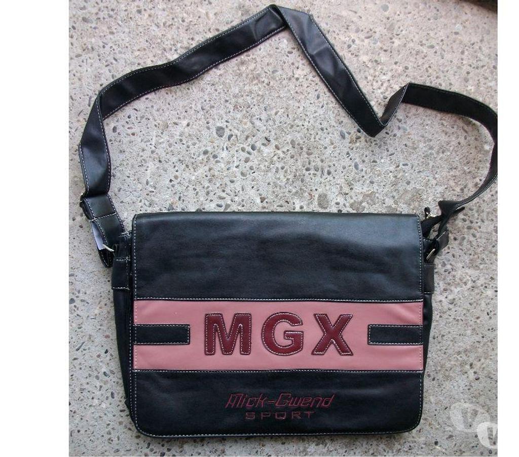 Accessoires - Bagagerie Bas-Rhin Bouxwiller - 67330 - Photos Vivastreet SACS à MAINS à 5 € neufs