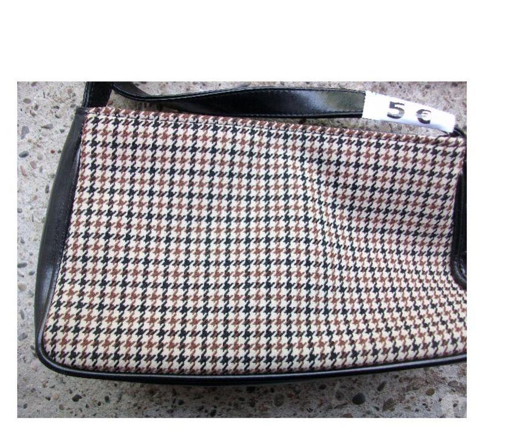 Accessoires - Bagagerie Bas-Rhin Bouxwiller - 67330 - Photos Vivastreet SACS à MAINS à 5 € neufs