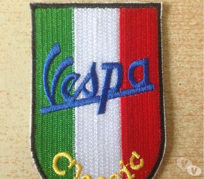 Pièces moto Carnon Hérault - Photos Vivastreet Ecusson brodé vespa classic drapeau italien 7,5x5 cm