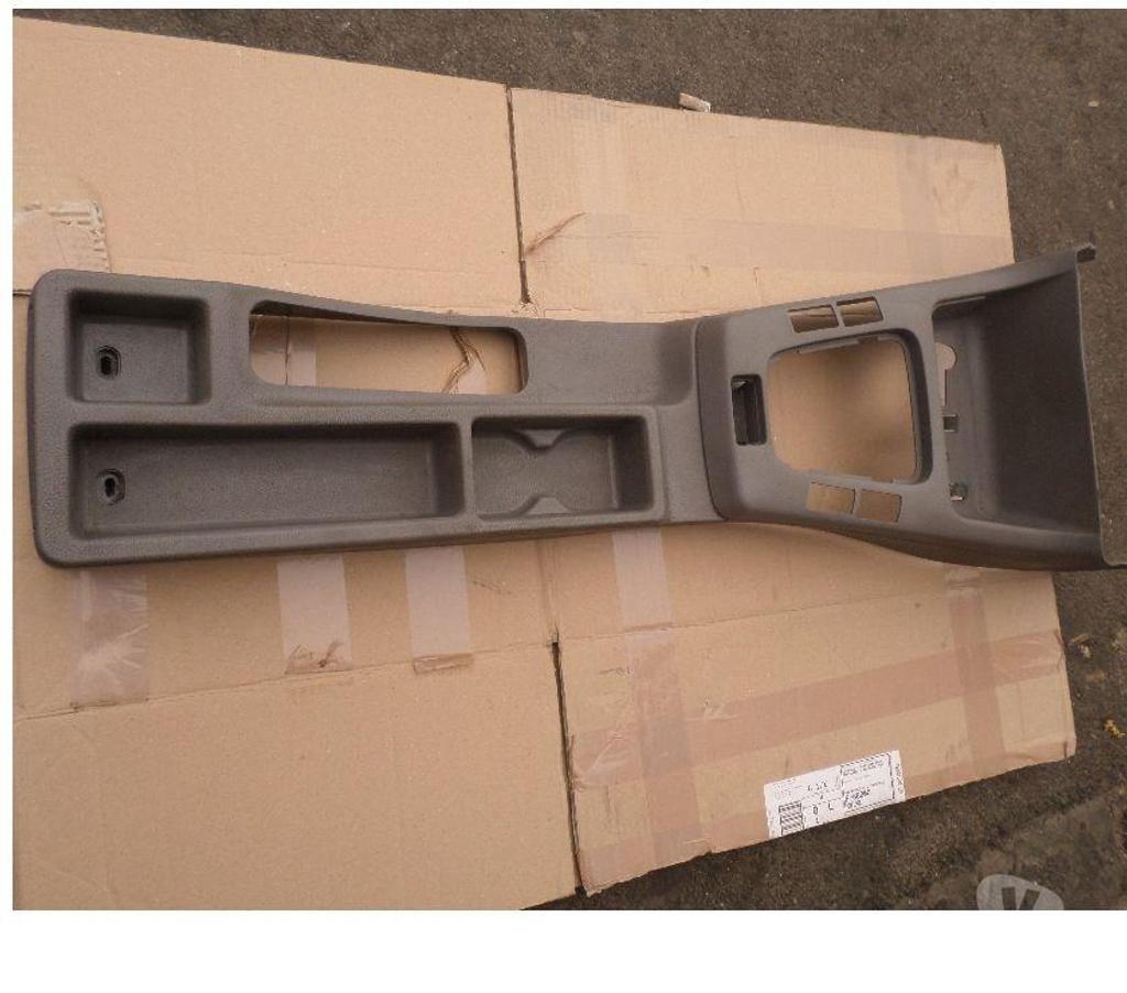 Pièces et services auto Pyrénées-Orientales Perpignan - Photos Vivastreet console centrale bmw e36 compact 