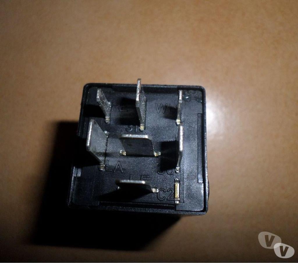 Pièces et services auto Pyrénées-Orientales Perpignan - Photos Vivastreet RELAIS WARNING CLIGNOTANT toutes bmw 