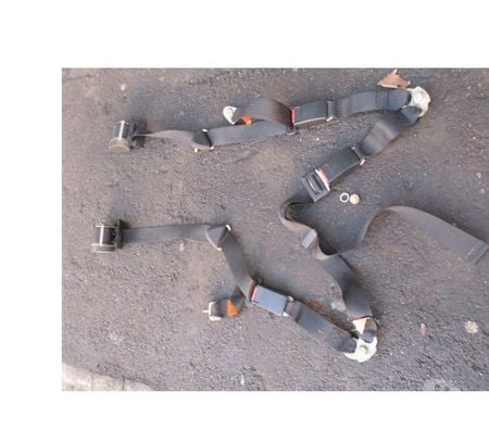 Pièces et services auto Pyrénées-Orientales Perpignan - Photos Vivastreet Ceinture arriere complete bmw e30 coupe phase1