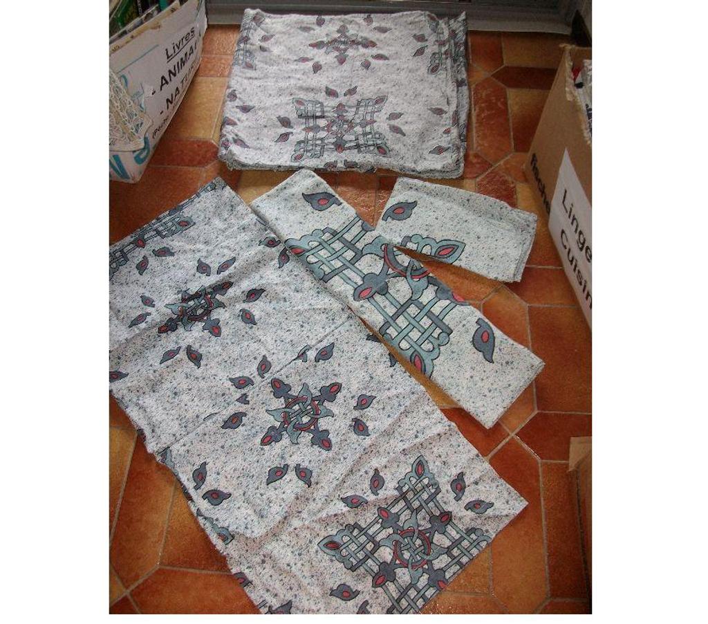 Ameublement & art de la table Bas-Rhin Bouxwiller - 67330 - Photos Vivastreet Lots Housses de couettes + 2 taies d'oreillers de 10 € à 20€