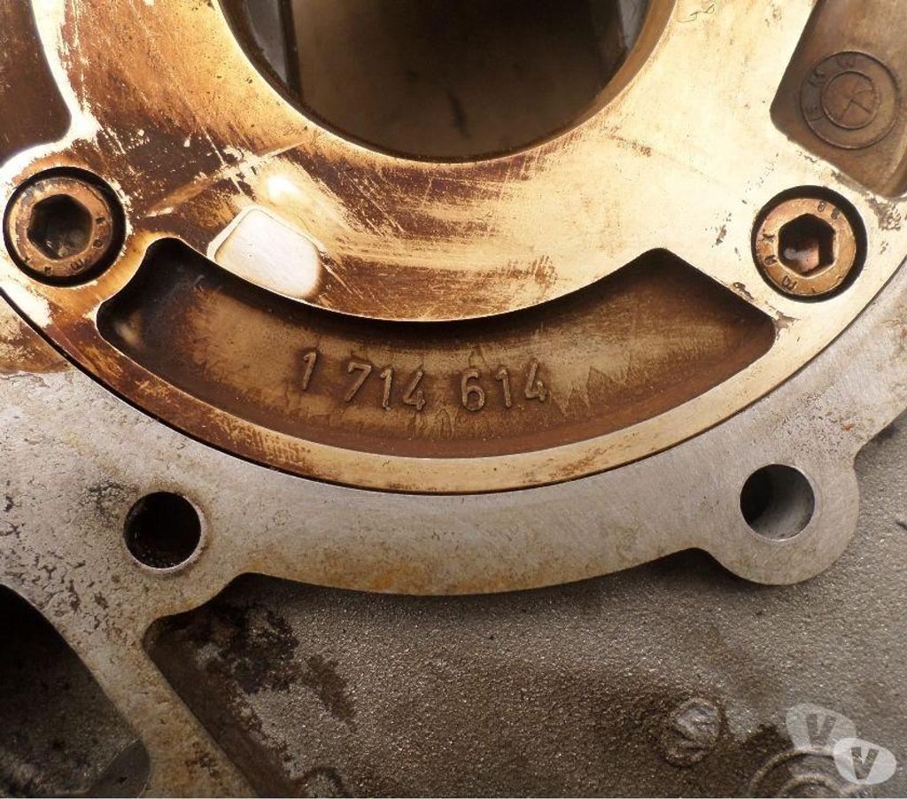 Pièces et services auto Pyrénées-Orientales Perpignan - Photos Vivastreet Platine porte pompe a huile+pompe a eau bmw 1.8l