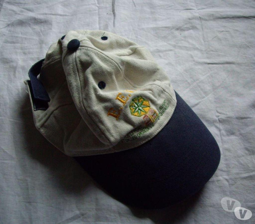 Accessoires - Bagagerie Bas-Rhin Bouxwiller - 67330 - Photos Vivastreet Casquettes mixte Homme et Femme à 0,50 € pièce