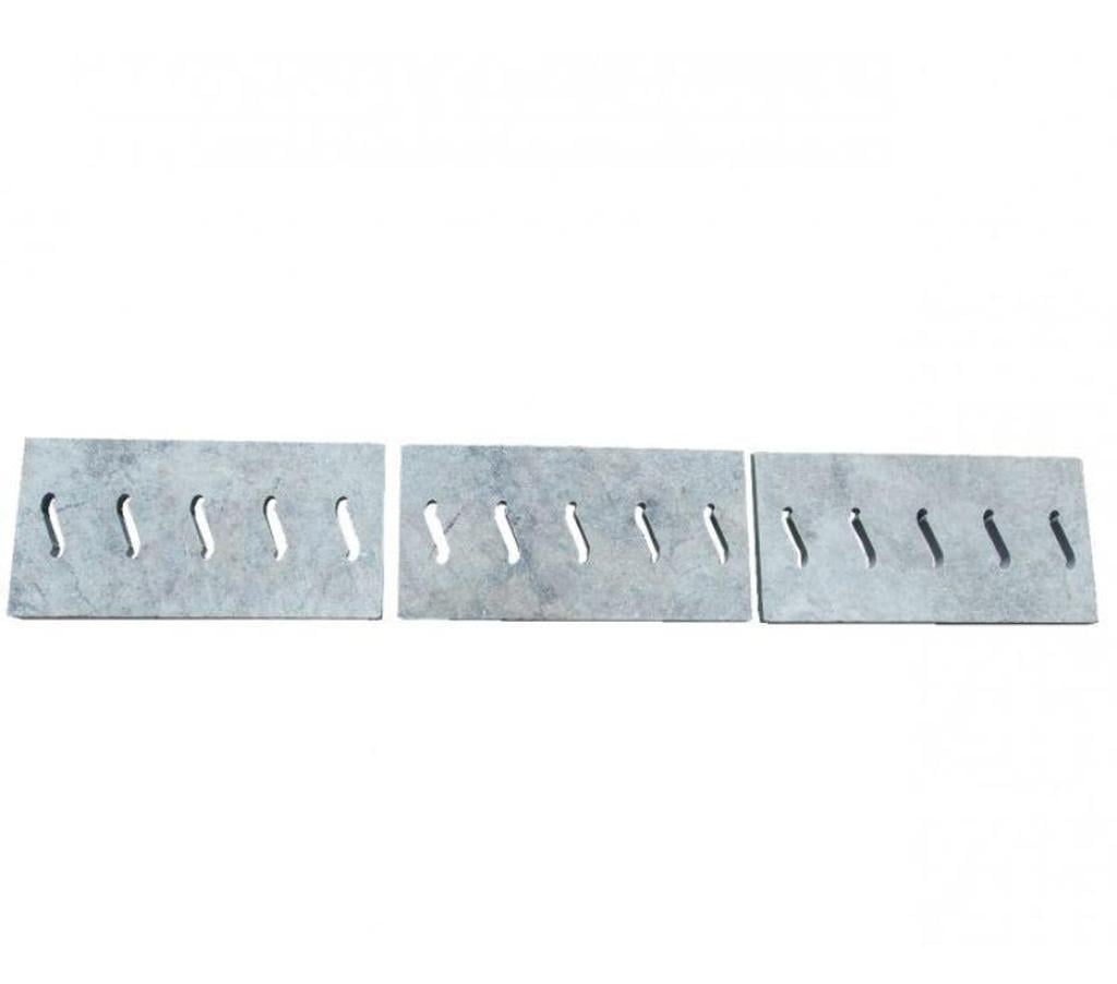 Décoration - art Var Forcalqueiret - 83136 - Photos Vivastreet Travertin Gris Silver Grille Serpent 25x61 cm REF 2259