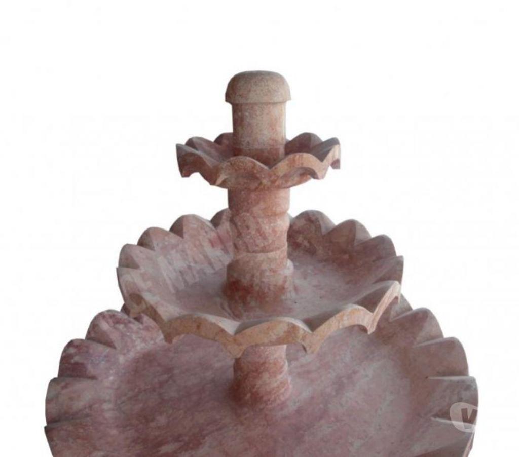  Var Forcalqueiret - 83136 - Photos Vivastreet Travertin Rose Rouge Fontaine Rond