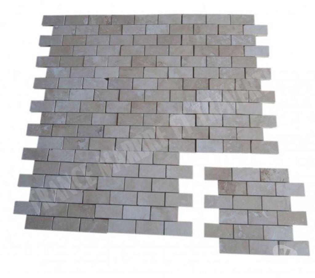 Décoration - art Var Forcalqueiret - 83136 - Photos Vivastreet Travertin Classique Clair Mosaïque 4,8x10 cm