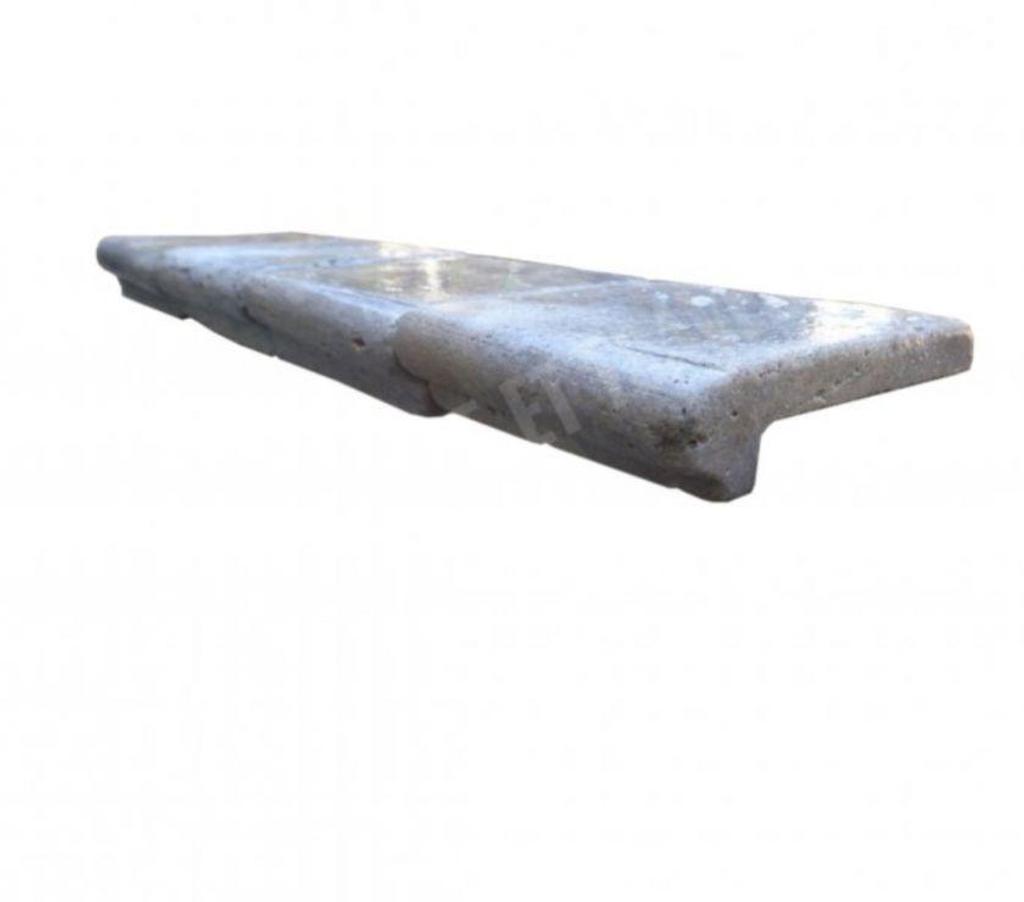 Décoration - art Var Forcalqueiret - 83136 - Photos Vivastreet Travertin Gris Silver Nez de Marche Ogee 10x10 cm 