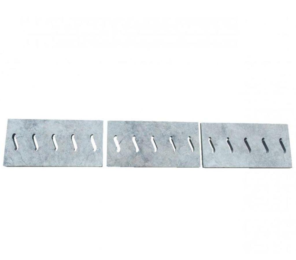 Décoration - art Var Forcalqueiret - 83136 - Photos Vivastreet Travertin Gris Silver Grille Serpent 25x61 cm REF 2259