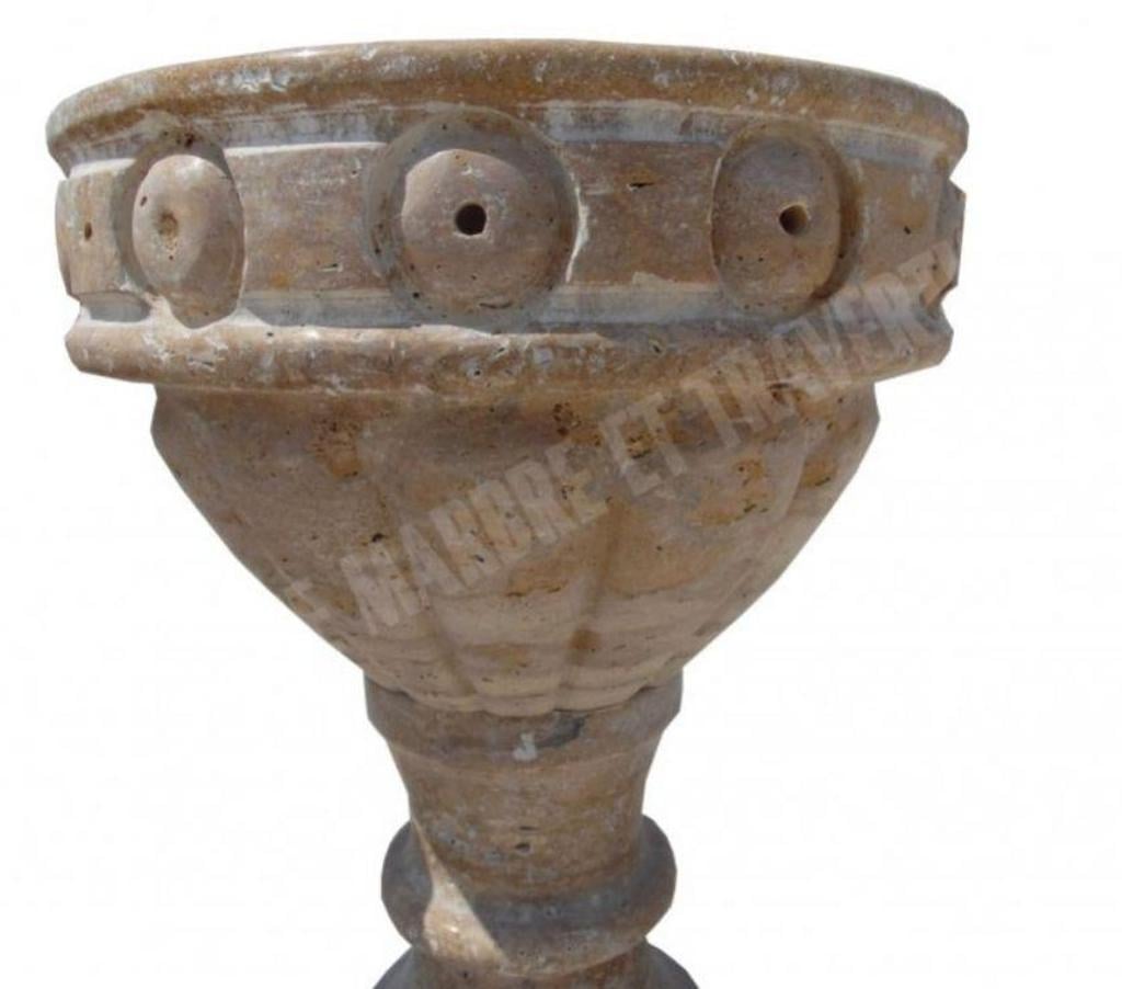  Var Forcalqueiret - 83136 - Photos Vivastreet Travertin Classique Beige pot à fleurs 50 x 50 cm