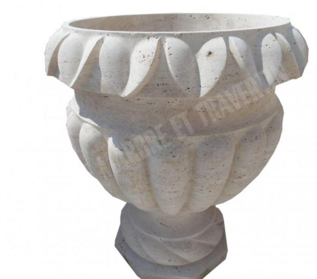  Var Forcalqueiret - 83136 - Photos Vivastreet Travertin Classique Beige pot à fleurs 50 x 50 cm