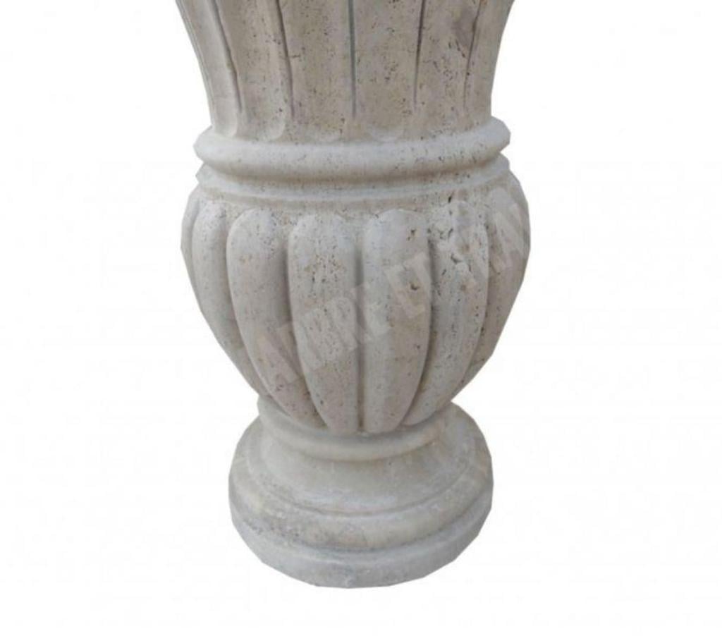  Var Forcalqueiret - 83136 - Photos Vivastreet Travertin Classique Beige pot à fleurs 45 x 45 cm