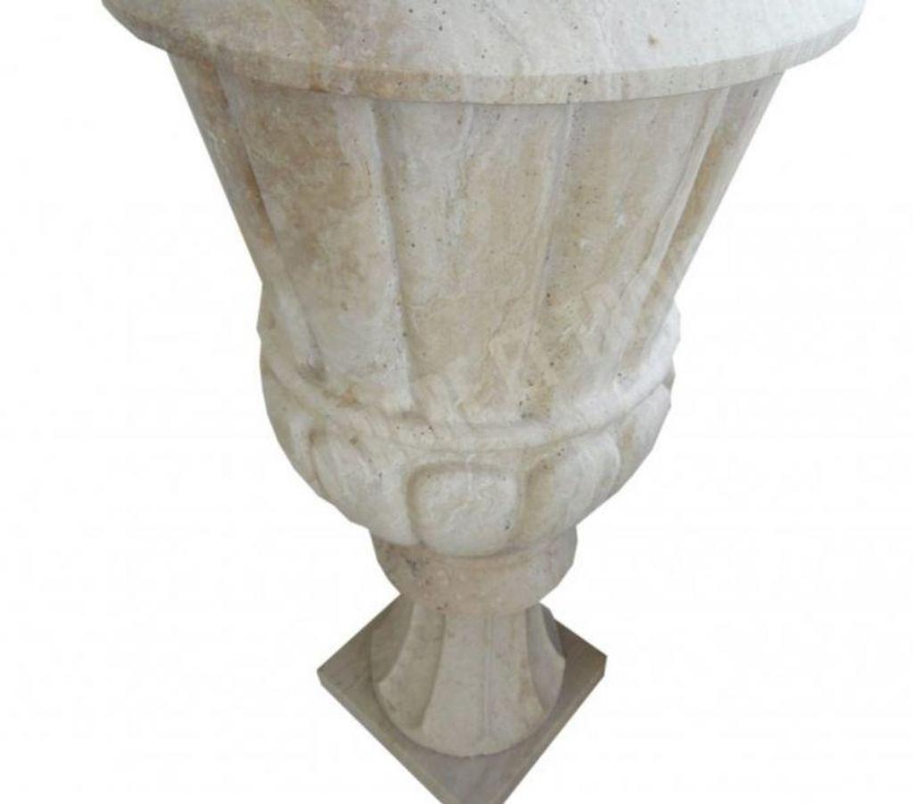  Var Forcalqueiret - 83136 - Photos Vivastreet Travertin Classique Beige pot à fleurs 45 x 45 cm